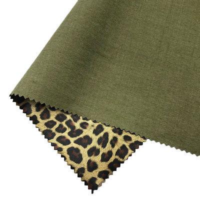 Leopard Baskı Giysi PU Deri Suya dayanıklı 0.6mm Kalınlığı Özel