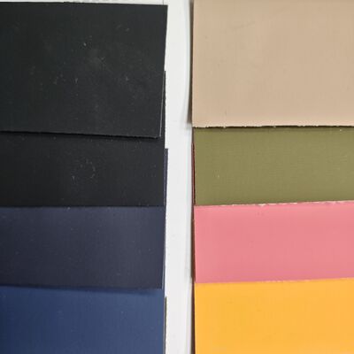 MATTE LEATHER FILM Paketleme Geniş yelpazesi PVC PU ve yarı PU türlerinde çeşitli endüstriyel kullanımlar için mevcut deri ürünleri
