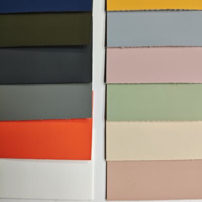 MATTE LEATHER FILM Paketleme Geniş yelpazesi PVC PU ve yarı PU türlerinde çeşitli endüstriyel kullanımlar için mevcut deri ürünleri