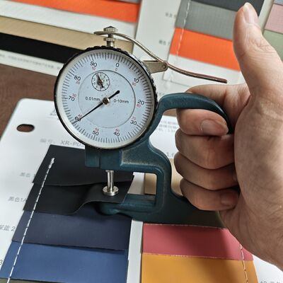 MATTE LEATHER FILM Paketleme Geniş yelpazesi PVC PU ve yarı PU türlerinde çeşitli endüstriyel kullanımlar için mevcut deri ürünleri